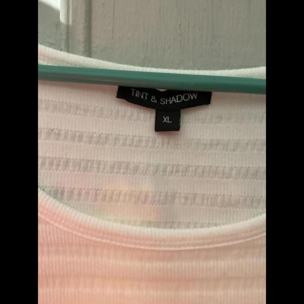Tint and Shadow White Textured Sleeveless Blouse with side ButtonS XL - Picture 2 of 8